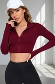 Kadın Bordo Uzun Kol Fermuarlı Parmak Geçme Detaylı Dik Yaka Crop Top Bluz thumbnail 4