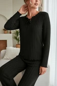 Kadın Siyah Uzun Kollu Fiyonklu Yuvarlak Yaka Mevsimlik Pijama Takımı thumbnail 1