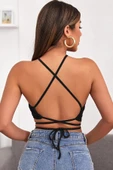 Kadın Siyah Sırtı Açık Boyundan Çapraz Bağlamalı Crop Top Bluz - Şık, Rahat ve Kolay Kombinlenebilir thumbnail 4