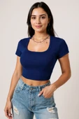 Kadın Lacivert Yarım Kol Düz Yaka Crop Top Bluz - Şık, Rahat ve Kolay Kombinlenebilir thumbnail 3