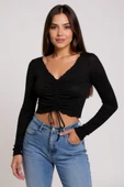 Kadın Siyah Uzun Kollu Büzdürme Bağcık Detaylı Crop Top Bluz - Şık, Rahat ve Kolay Kombinlenebilir thumbnail 5