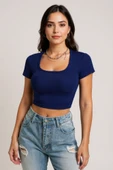 Kadın Lacivert Yarım Kol Düz Yaka Crop Top Bluz - Şık, Rahat ve Kolay Kombinlenebilir thumbnail 7