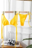 Kadın Sarı Yandan Bağlamalı Tangalı Üçgen Bikini Mayo Takımı thumbnail 4