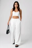 Kadın Beyaz Bol Kesim Cepli Geniş Paça Dökümlü Pantolon thumbnail 7