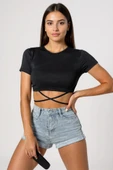 Kadın Siyah Yarım Kol Çapraz Bağlamalı Crop Top Bluz - Şık, Rahat ve Kolay Kombinlenebilir thumbnail 1
