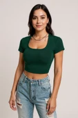 Kadın Yeşil Yarım Kol Düz Yaka Crop Top Bluz - Şık, Rahat ve Kolay Kombinlenebilir thumbnail 2