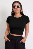 Kadın Siyah Yuvarlak Yaka Yarım Kol Crop Top Bluz - Şık, Rahat ve Kolay Kombinlenebilir thumbnail 3