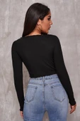 Kadın Siyah Uzun Kollu Büzdürme Bağcık Detaylı Crop Top Bluz - Şık, Rahat ve Kolay Kombinlenebilir thumbnail 3