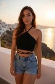 Kadın Siyah Sırtı Açık Boyundan Çapraz Bağlamalı Crop Top Bluz - Şık, Rahat ve Kolay Kombinlenebilir thumbnail 1