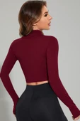Kadın Bordo Uzun Kol Fermuarlı Parmak Geçme Detaylı Dik Yaka Crop Top Bluz thumbnail 2