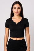 Kadın Siyah Çift Fermuarlı Yarım Kol Crop Top Bluz - Şık, Rahat ve Kolay Kombinlenebilir thumbnail 1