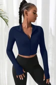 Kadın Lacivert Uzun Kol Fermuarlı Parmak Geçme Detaylı Dik Yaka Crop Top Bluz thumbnail 4
