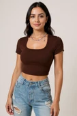 Kadın Kahverengi Yarım Kol Düz Yaka Crop Top Bluz - Şık, Rahat ve Kolay Kombinlenebilir thumbnail 3