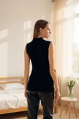 Kadın Siyah Kolsuz Balıkçı Yaka Basic Bluz thumbnail 5