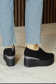 Erkan Saçmacı Lumi Siyah Süet Yuvarlak Burun Taşlı Gizli Dolgu Topuklu Günlük Ayakkabı thumbnail 5