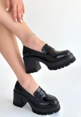 Janes Siyah Rugan Dolgu Topuk Ayakkabı thumbnail 1