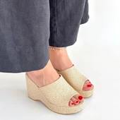 Tlay Bej Hasır Dokumalı Dolgu Topuk Terlik thumbnail 4