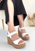 Riboy Beyaz Cilt Dolgu Topuk Sandalet thumbnail 1