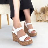 Riboy Beyaz Cilt Dolgu Topuk Sandalet thumbnail 4