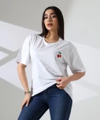 Kiraz işlemeli tişört thumbnail 1