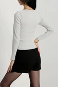 Çerçeve yaka kaşkorse bluz gri thumbnail 3