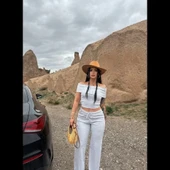 Madonna yaka bol paça pantolonlu takım thumbnail 2