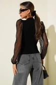 Dik yaka tül kollu bluz siyah t3066 thumbnail 2
