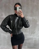 Beli büzgülü crop deri ceket siyah thumbnail 3