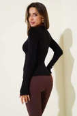 Basic Parmak Geçirme Detaylı Bluz siyah T4266 thumbnail 2