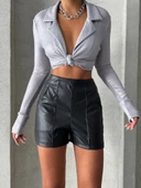 Parçalı cepli deri şort siyah w26312 thumbnail 3