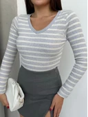 V yaka çizgili bluz gri A3699 thumbnail 4