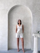 Kuşaklı şortlu tulum thumbnail 4