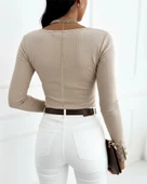 Kadın Uzun Kollu Yakadan Açık Ve Düğme Detaylı Kaşkorse Bluz thumbnail 3