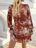 Kadın Uzun Kollu Kruvaze Yakalı çiçek Desenli Mini Süprem Elbise thumbnail 1