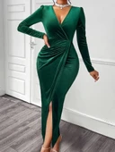 Kadın Uzun Kollu Kruvaze Yaka önünden çapraz Detaylı Uzun Kadife Elbise thumbnail 3