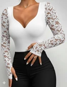 Kadın Uzun Kollu Dantelli Dekolte Detaylı Dalgıç Bluz thumbnail 3