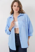 Nakışlı Oversize Gömlek 20338 - Mavi thumbnail 3