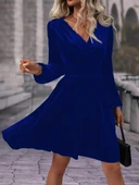 Kadın Uzun Kollu Kruvaze Yaka Beli Lastikli Kiloş Kadife Elbise thumbnail 1