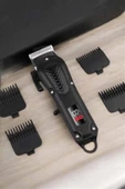 CEYLAN ADAM Suya Dayanıklı Tıraş Makinesi Keskin Bıçaklı Dijital Göstergeli Şarjlı thumbnail 2