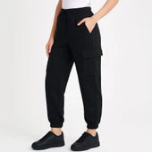Kadın Siyah Jogger Eşofman Altı Rahat Kalıp, Kargo Cepli,  Lastikli Paça, Günlük Spor Pantolon - Siyah thumbnail 1