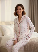 Kadın Beyaz Kırmızı Kalp Desenli %100 Pamuk Fitilli Kumaş Mevsimlik Uzun Kol Cepli Pijama Takımı thumbnail 6