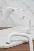 Lavabo Banyo Bataryası ve Robot Duş Takımı  Beyaz Renk Köşe Model Musluk Armatür thumbnail 2