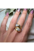 nesdesign Birbirine Sarılmış Üzeri Taş Gold Yüzük thumbnail 2