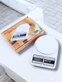 Kompakt Tasarım ve Tek Tuşla Sıfırlama Özelliğiyle Kullanımı Kolay Mutfak Tartısı thumbnail 3