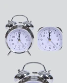 Dekoratif Gümüş Işıklı Alarmlı Masa Saati Sessiz Mekanizma thumbnail 3