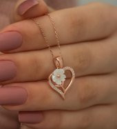 Manolya Çiçeği Kalp Tasarımlı 925 Ayar Gümüş Kolye ROSE thumbnail 7