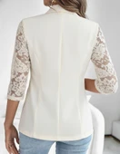 Kadın Uzun Kollu Truvakar Kol önden Düğmeli Cepli Dantelli Atlas Ceket thumbnail 2