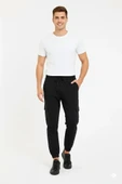 Erkek Siyah Jogger Eşofman Altı Rahat Kalıp, Kargo Cepli, Lastikli Paça, Günlük Spor Pantolon - Siyah thumbnail 3