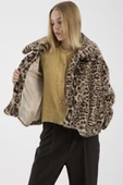 Leopar Desenli Kısa Suni Kürk Kaban - Bej thumbnail 3