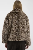 Leopar Desenli Kısa Suni Kürk Kaban - Bej thumbnail 6